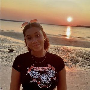 Meet your Posher, Mia